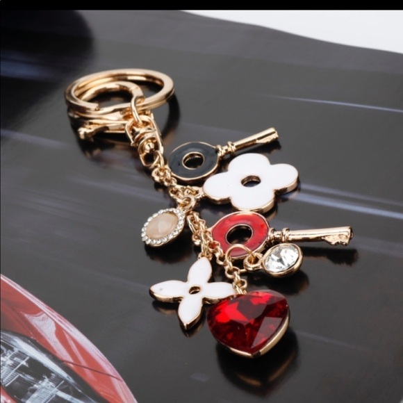 DESIGNER Inspired Flower and Heart Keychain/ Purse Charm - Picture 7 of 8